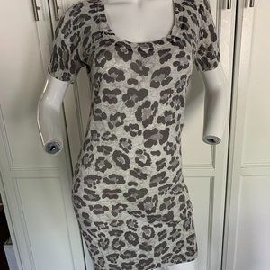 6 fun grey leopard print short sleeve dress